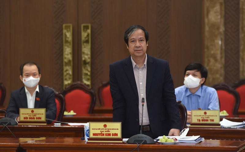 Bộ trưởng Giáo dục và Đào tạo đề nghị Hà Nội xem xét cho học sinh ngoại thành trở lại trường